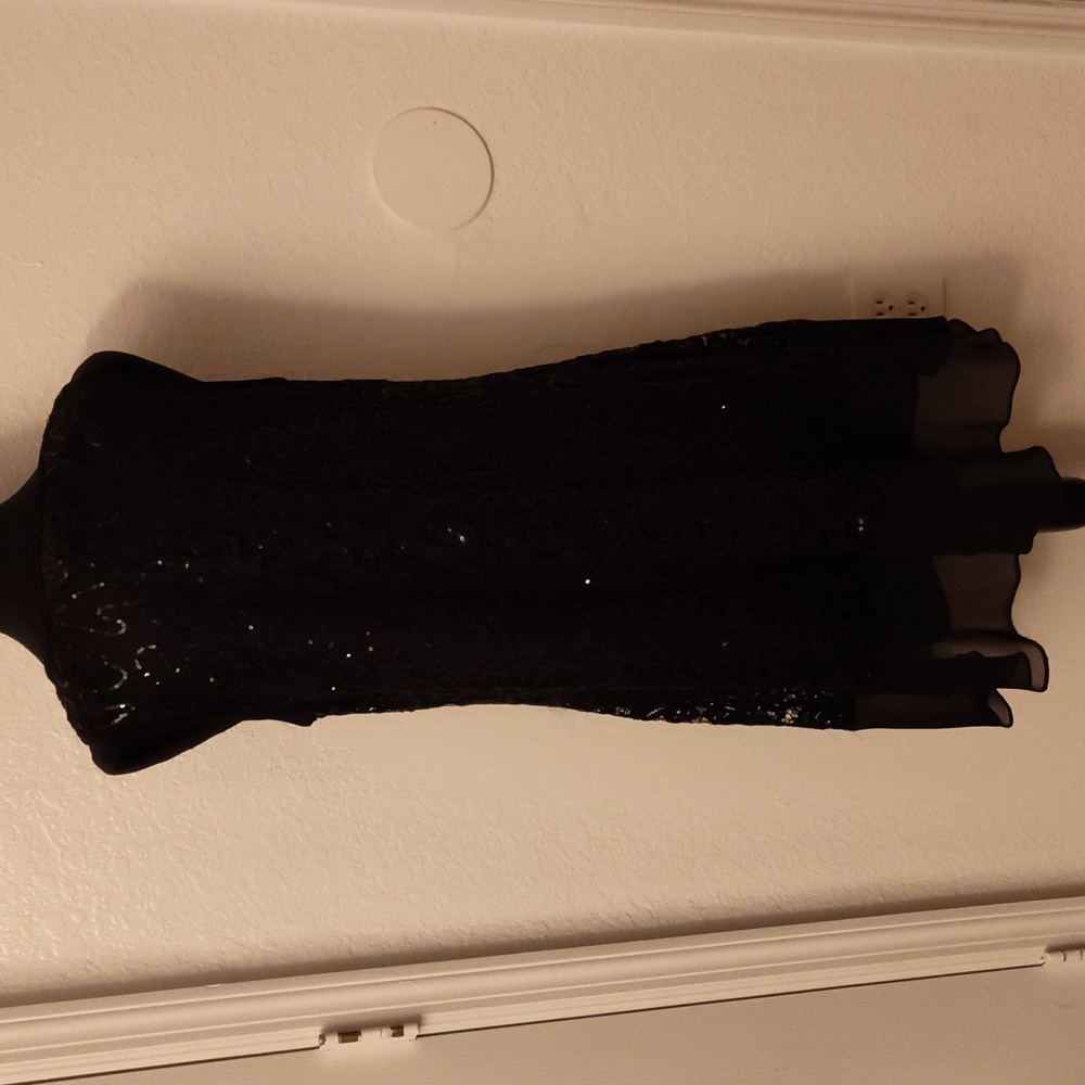 Dress - Picture 2 of 4